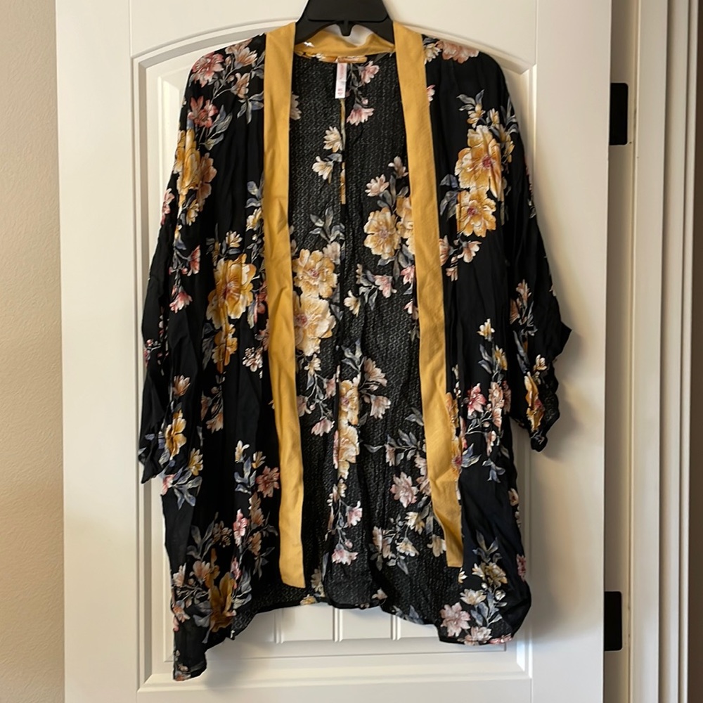 Medium/large cardigan.
